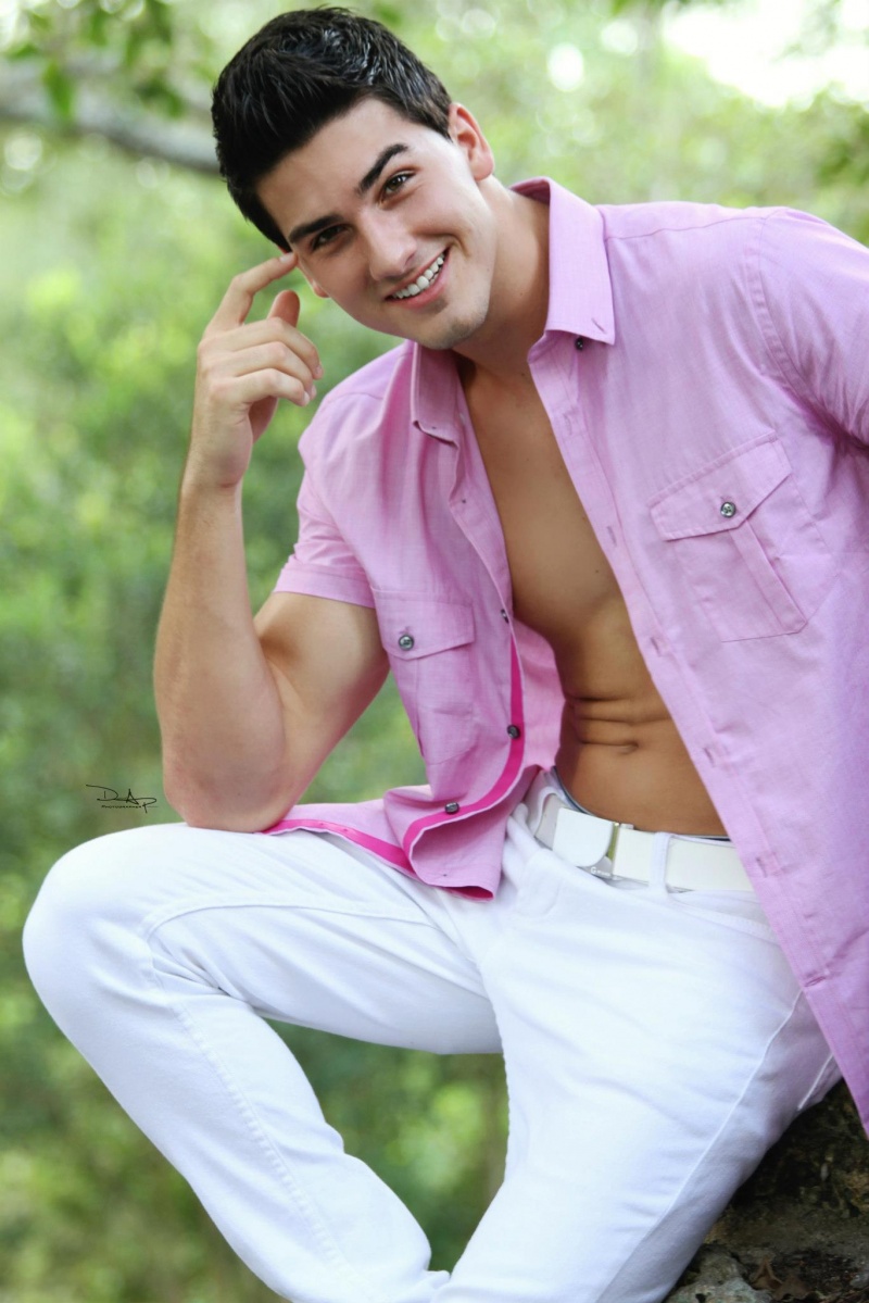 Male model photo shoot of David A Parra