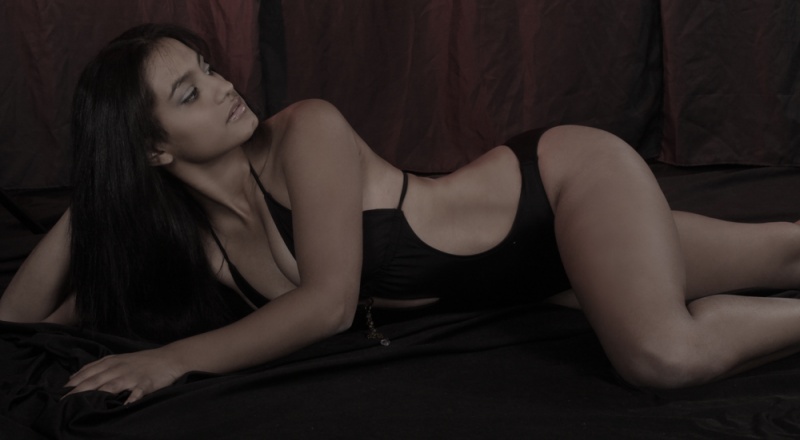 Female model photo shoot of Alex Jonz by Randy Kirby Photos