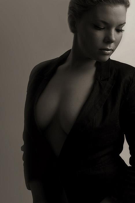 Female model photo shoot of Dandra Lyn by 40 Digital Photography in Tarpon Springs, FL