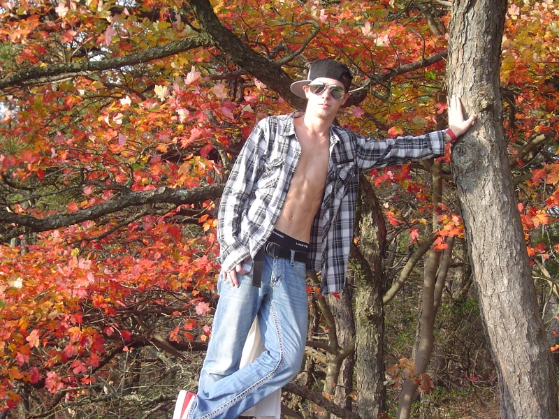 Male model photo shoot of Jonathan Strait in High Rock