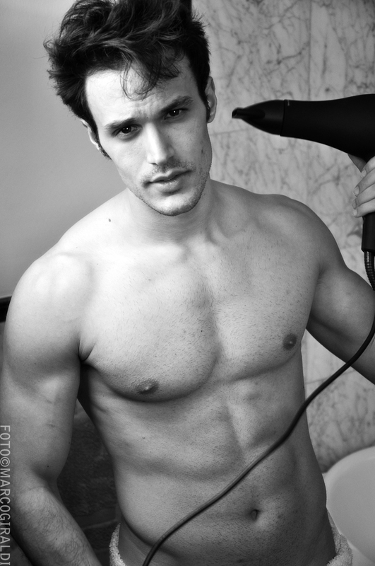 Male model photo shoot of Massimiliano Frongia