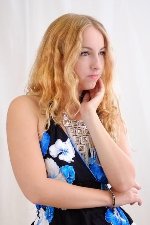 Female model photo shoot of RoseNomad by ontherocks