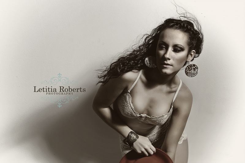 Female model photo shoot of Letitia Roberts 