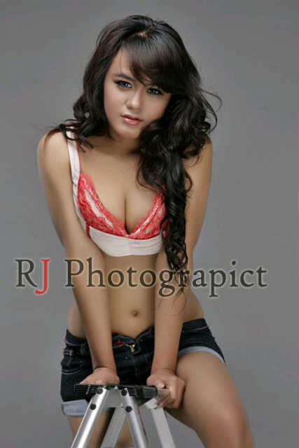 Female model photo shoot of Vee Aurell in Jakarta