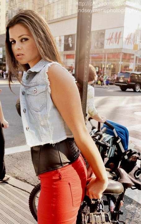 Female model photo shoot of Kayla Rosalba 
