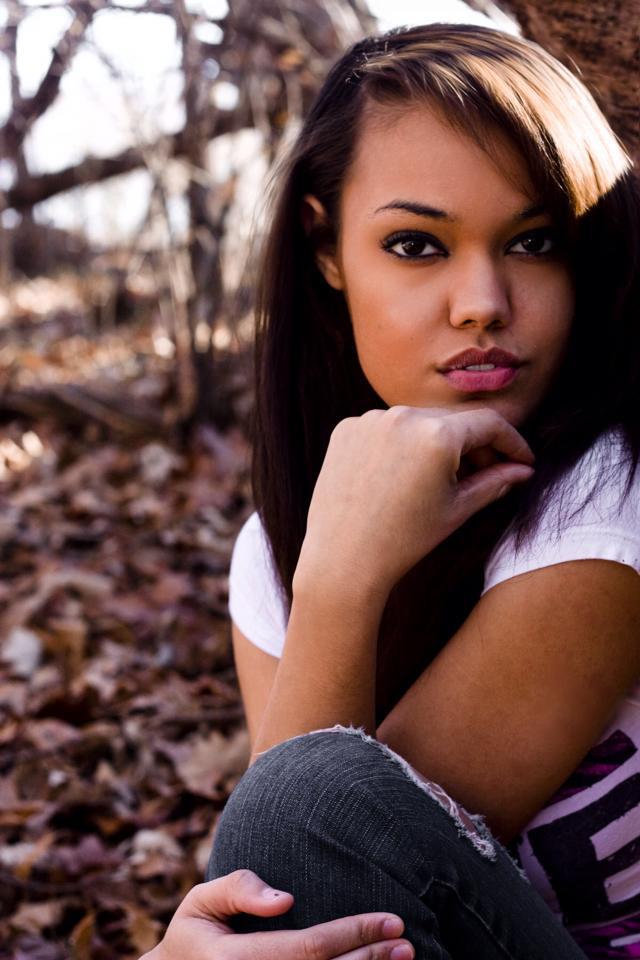 Female model photo shoot of ci ci leavell by my_other_profile