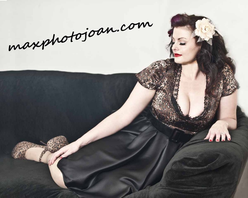 Female model photo shoot of maxphotojoan and lottie pops in Dearborn Heights