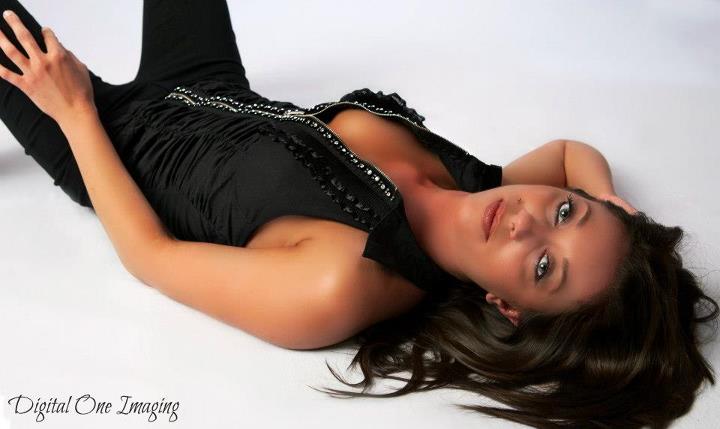 Female model photo shoot of Tara Kaylor by Dave Banks