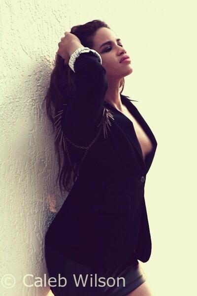 Female model photo shoot of Luisanna Calderon