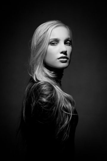 Female model photo shoot of elfka in Poland