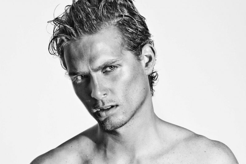 Male model photo shoot of Kevin Bergmeijer