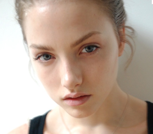 Female model photo shoot of Eleanorxo