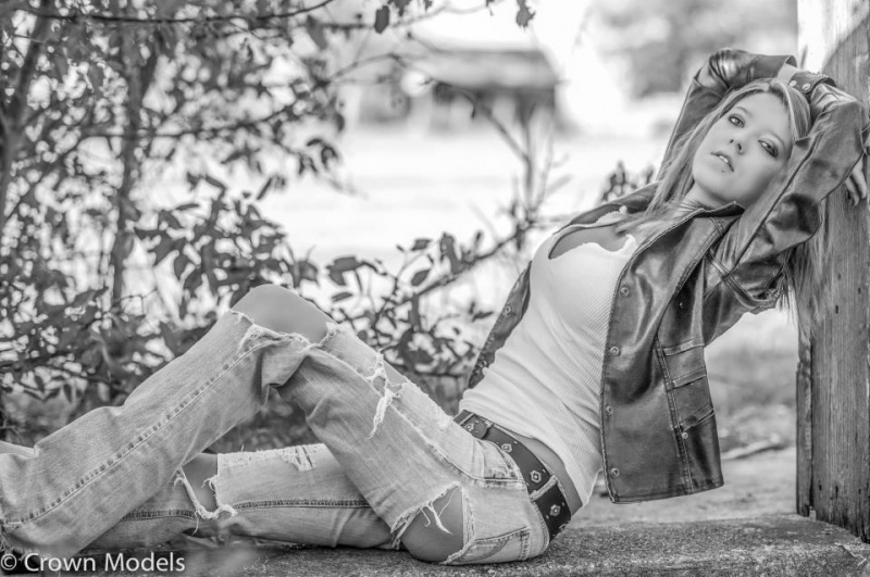 Female model photo shoot of Randa Lane in Mosheim