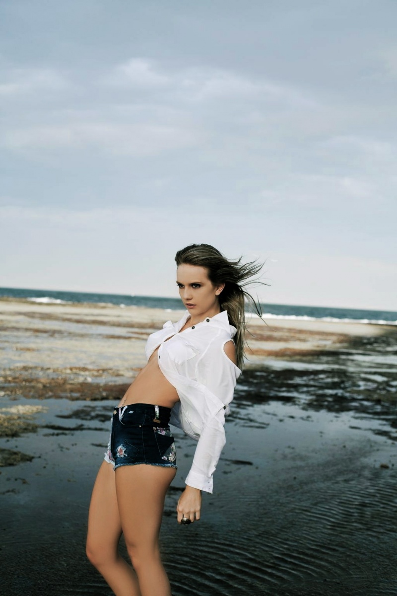 Female model photo shoot of Elizabeth Doran in Sydney, Australia