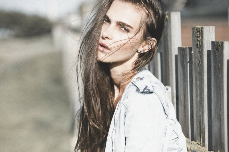 Female model photo shoot of Ana Matani