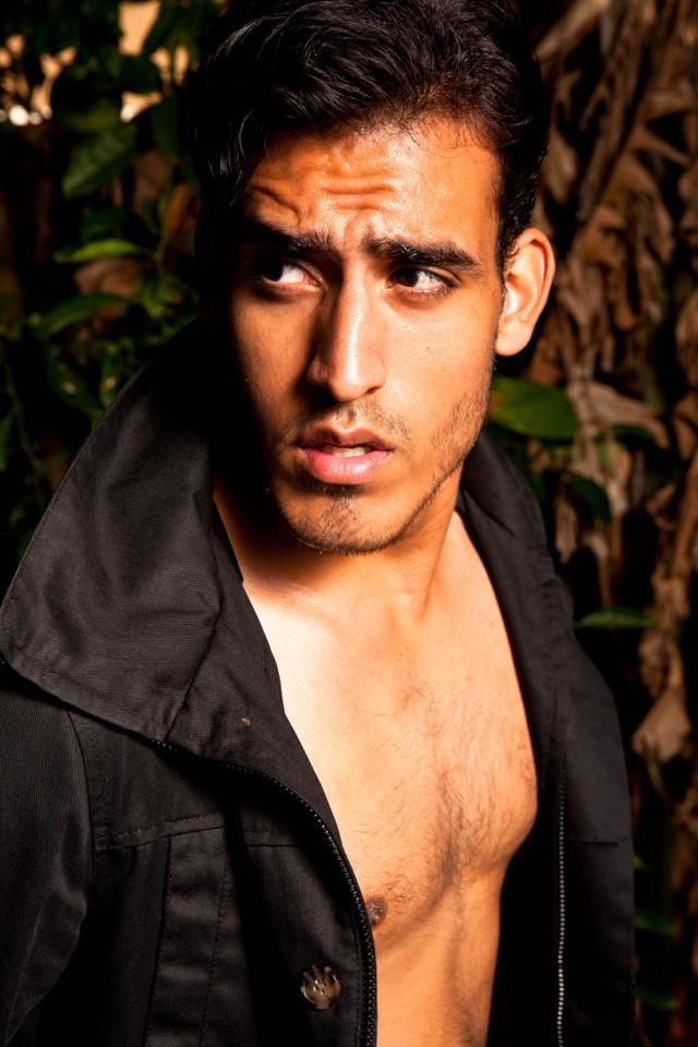 Male model photo shoot of Israel Gomez