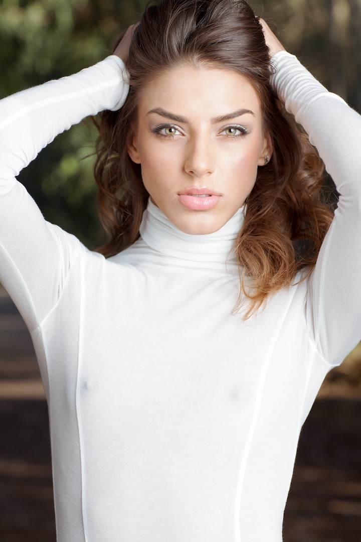 Female model photo shoot of Sasha Sharova