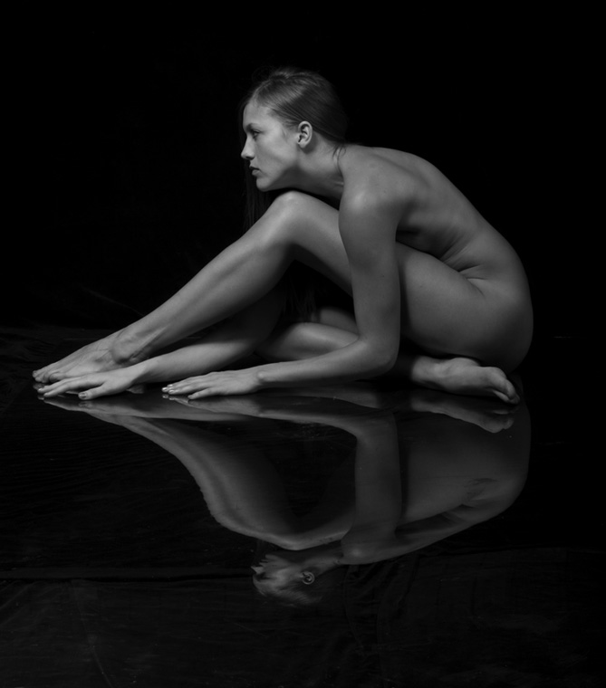 Female model photo shoot of Hendryx Gemina by matt-h2