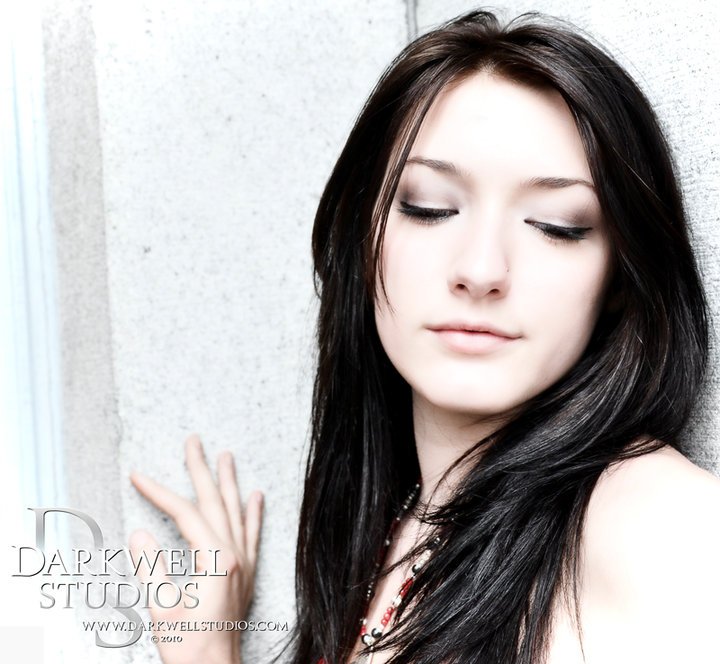 Female model photo shoot of Veronica Cross