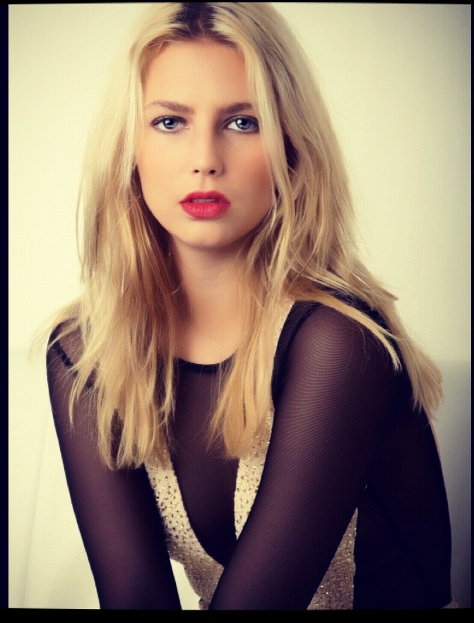 Female model photo shoot of Anastasia Sedlick