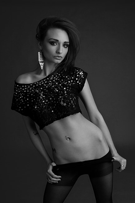 Female model photo shoot of CarissaChiverton in Full Circle Studio