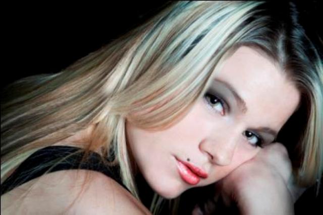 Female model photo shoot of Lindsey Lush