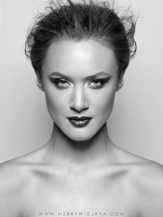 Female model photo shoot of Faye Mathis