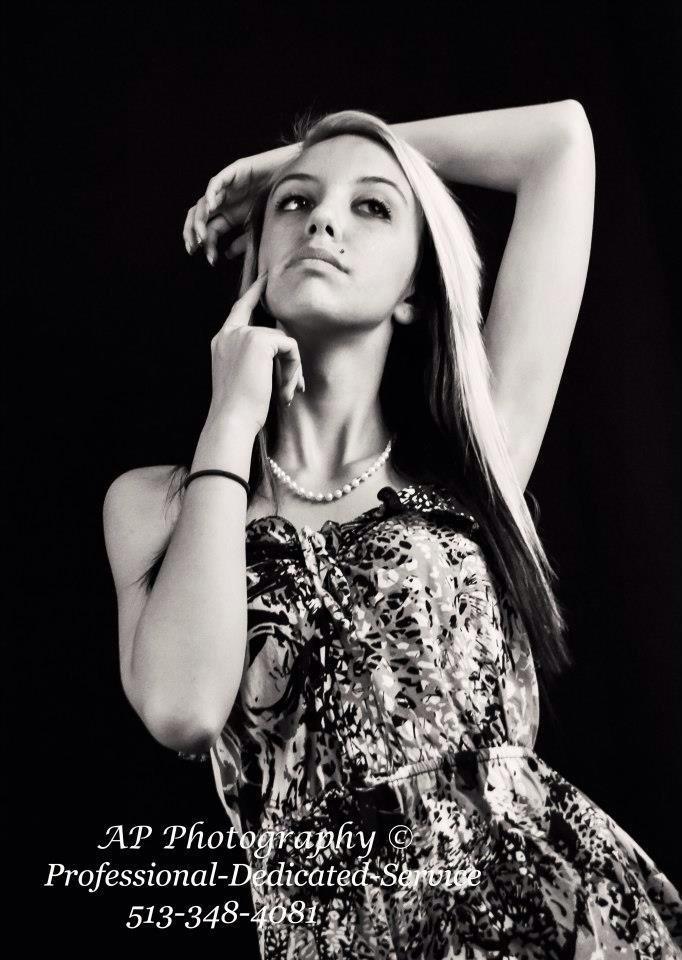 Female model photo shoot of shayla bauer