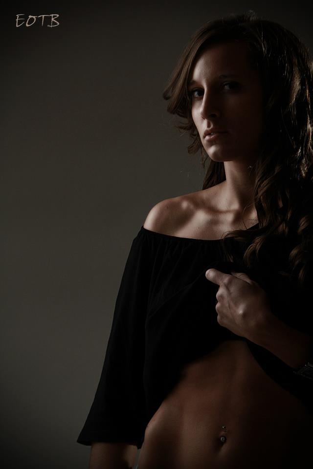 Female model photo shoot of Brittany Artz