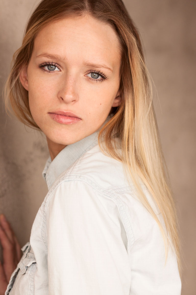 Female model photo shoot of Elina Photography