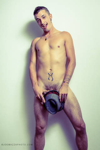 Male model photo shoot of Roo Deerhart