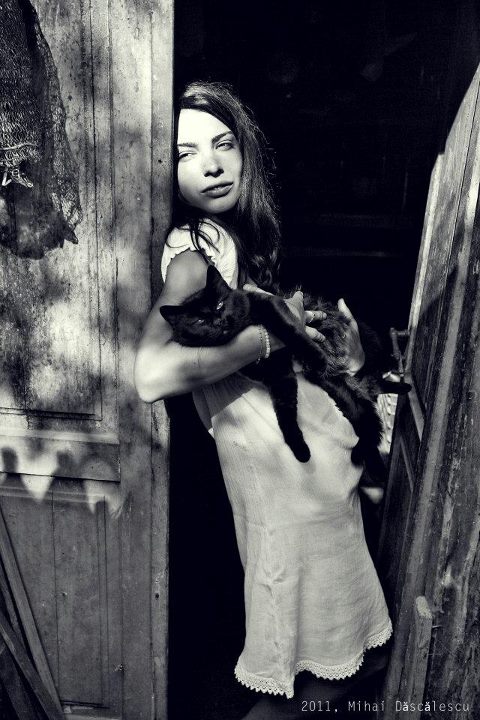 Female model photo shoot of Alina Simota