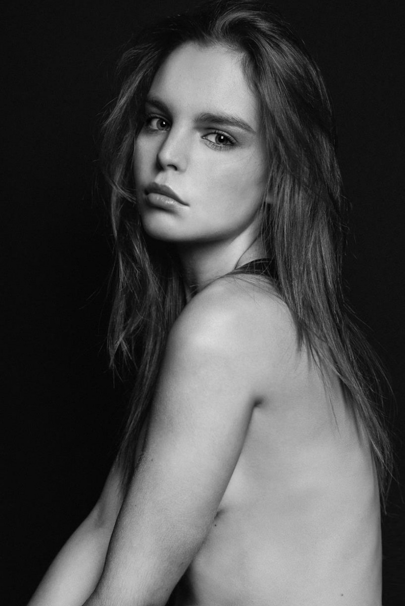 Female model photo shoot of CristinaOcejo