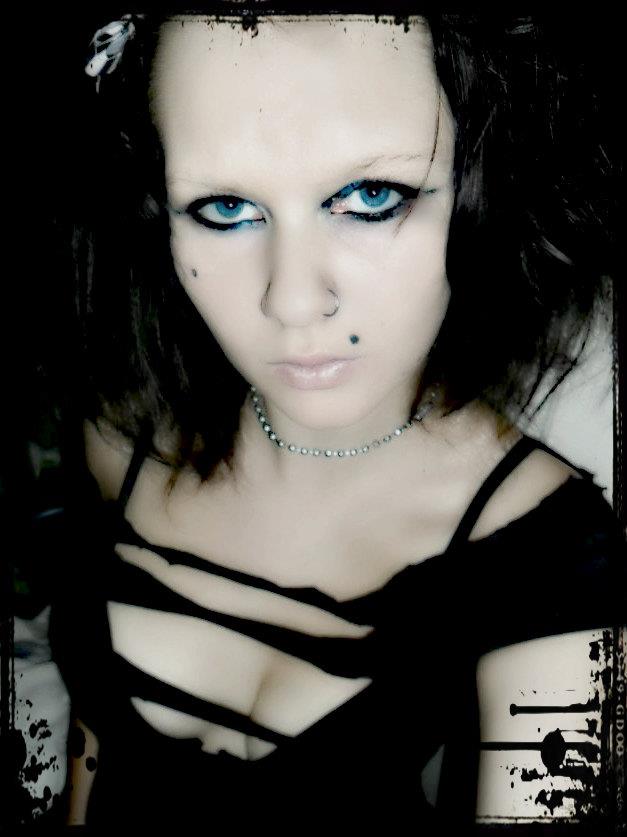 Female model photo shoot of Raven Macabre Zombie 