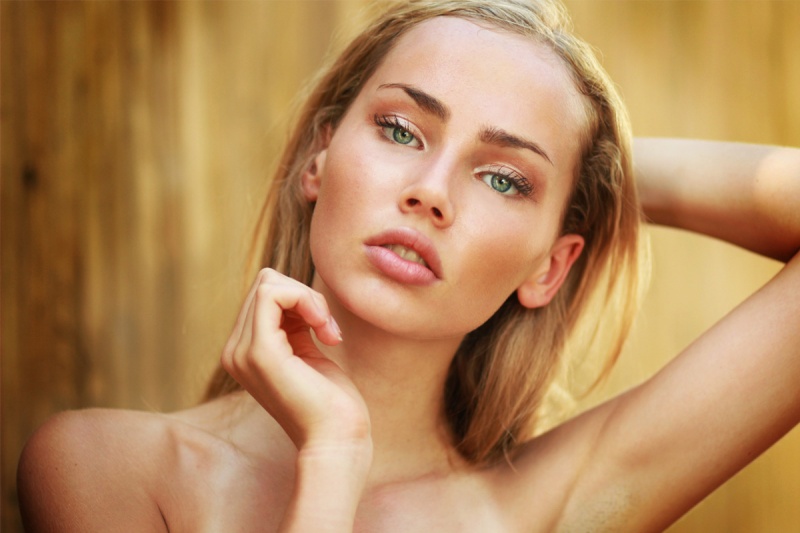 Female model photo shoot of Steph Yt Bobbi Rose
