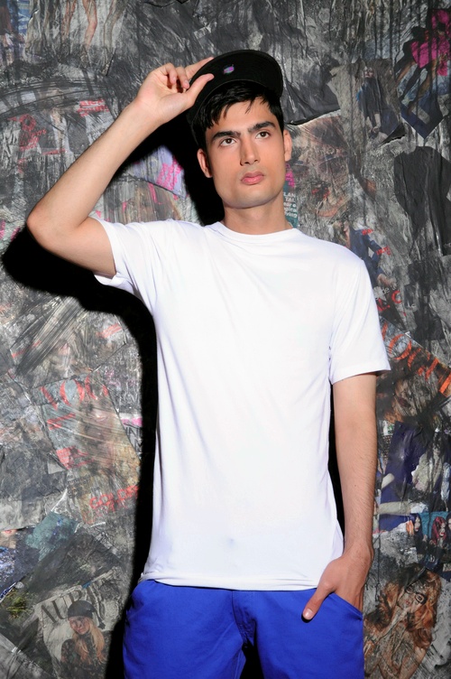 Male model photo shoot of Joshua Birdee