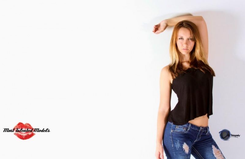 Female model photo shoot of Kasey Hinders-Flynn