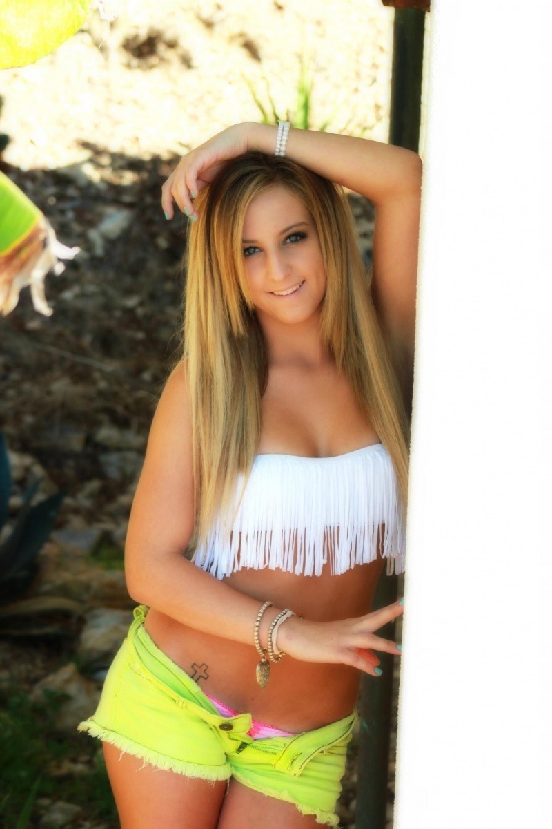 Female model photo shoot of Ashley Rider by Beach Girl Photo LA in Palos Verdes CA