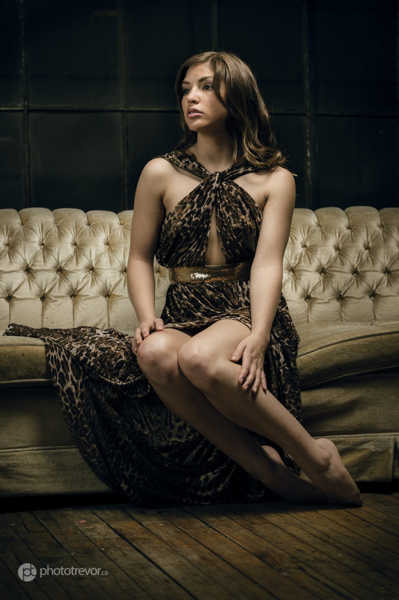 Female model photo shoot of Scarlett Summers in Loft 404