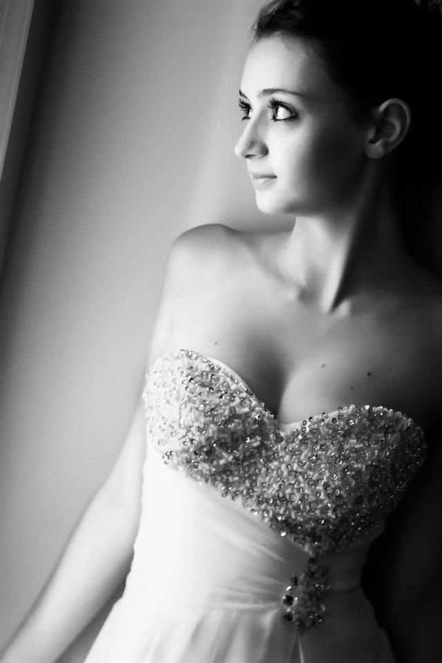Female model photo shoot of Victoria Donofrio by Custom creative photo