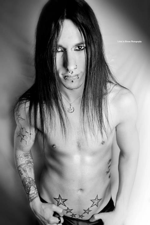 Male model photo shoot of Andy Filth