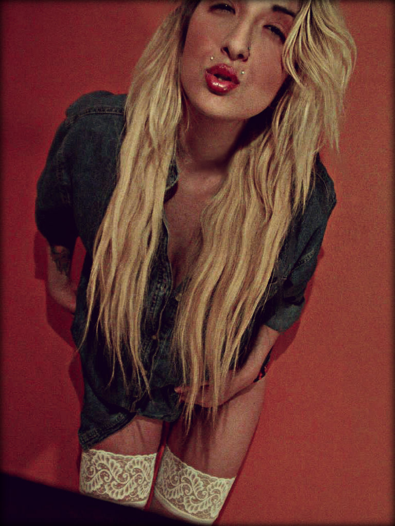 Female model photo shoot of Lindsey Taylor Kitty 