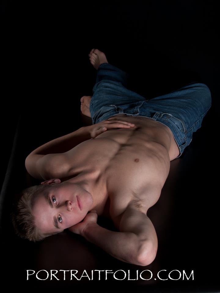 Male model photo shoot of Zach Lindberg 