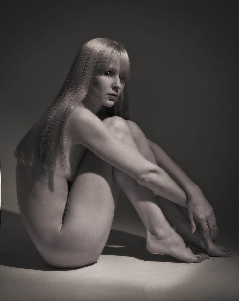 Female model photo shoot of MarieAllDoneUp by StJohn Photography