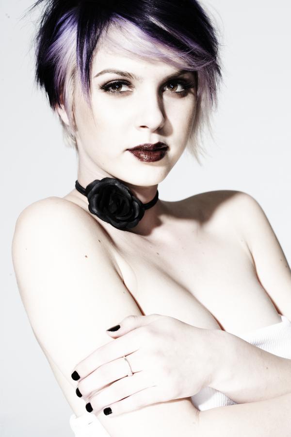 0 model photo shoot of MaggieSmith in Ultra Hair Studio