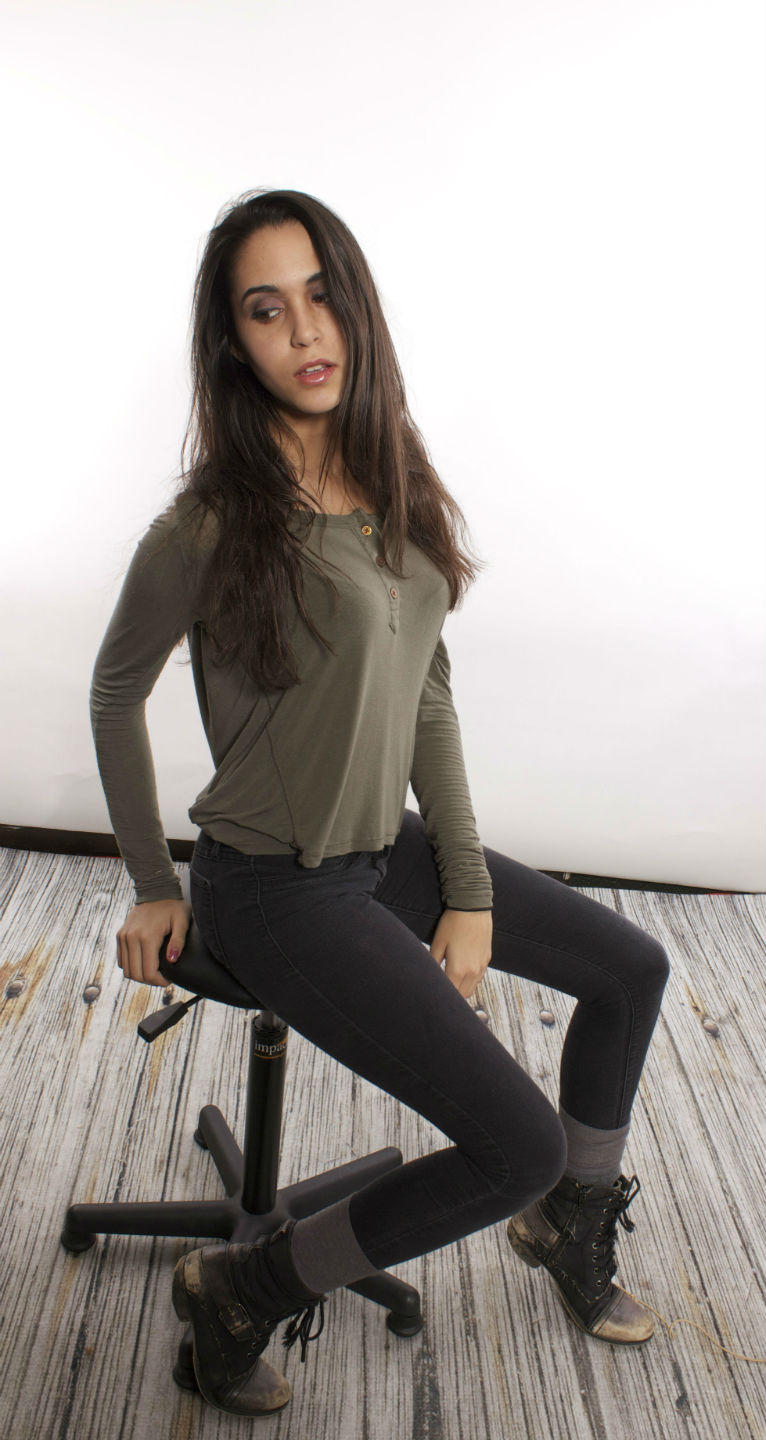 Female model photo shoot of Maya Agashi