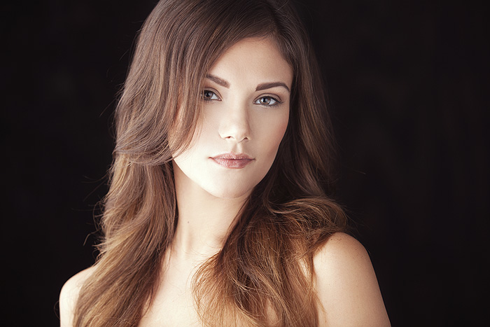 Female model photo shoot of Danielle Aveyard