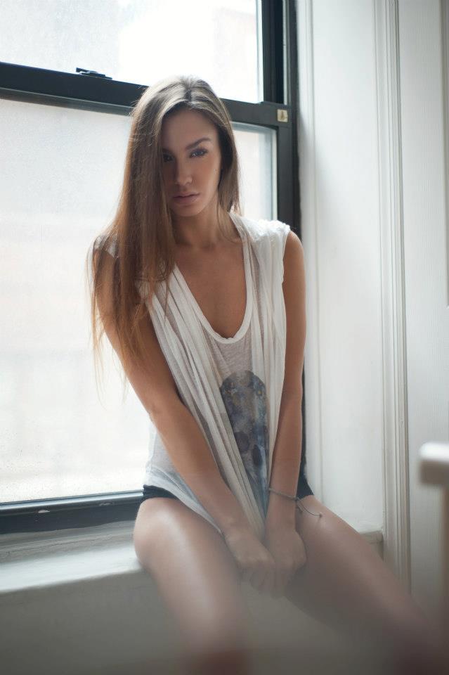 Female model photo shoot of Caitlin kt