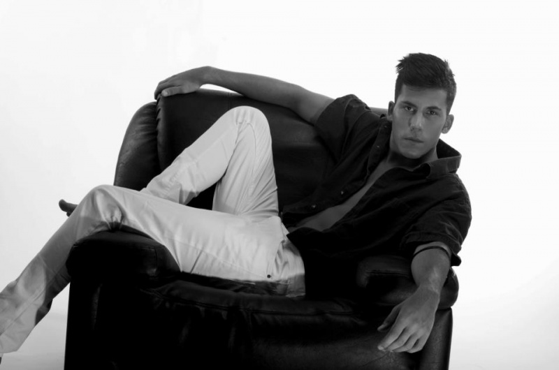 Male model photo shoot of Dave Davis K