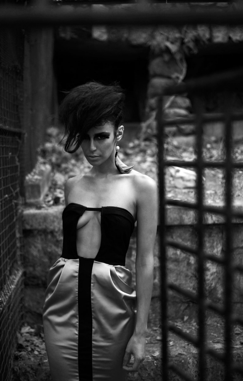 Female model photo shoot of Veltimera by NaomiChristie in Griffith Park, LA
